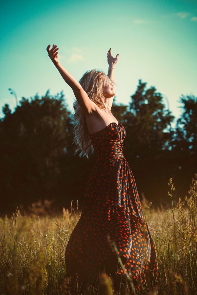 Dress Girl Nature -FreeStockPhotos.io-960x1440
